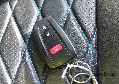 2024 Toyota Rav4 Hybrid Xle z USA, uszkodzony, nr VIN JTMRWRFV6RJ059378